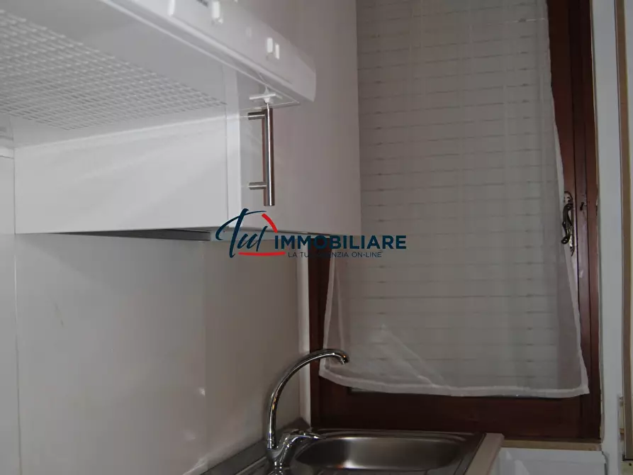 Immagine 8 di Pentalocale in vendita  in Viale Cassa di Risparmio 37 a Livorno