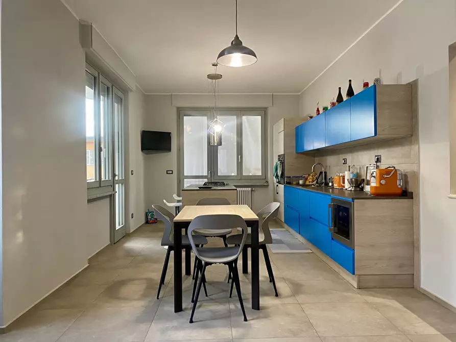 Immagine 9 di Pentalocale in vendita  in Strada Privata 12 a Carrù