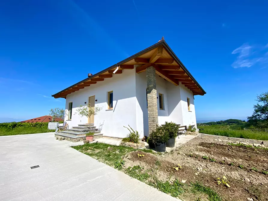 Immagine 3 di Casa indipendente in vendita  in Località Coste Baraccone 5 a Serravalle Langhe
