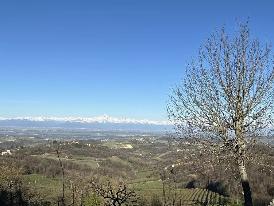 Immagine 10 di Rustico / casale in vendita  in Via Belvedere 4 a Serravalle Langhe