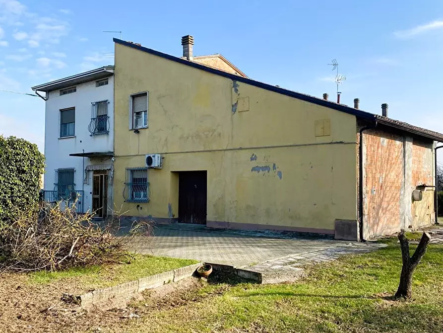 Immagine 2 di Villetta a schiera in vendita  in Argine Filippina 104 a Sissa Trecasali