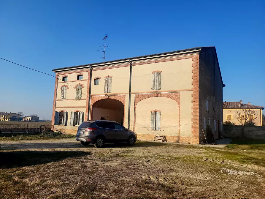 Immagine 1 di Rustico / casale in vendita  in Frazione Borgonovo 62 a Sissa Trecasali