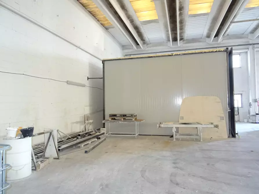 Immagine 6 di Attività artigianale in vendita  a Monte Porzio