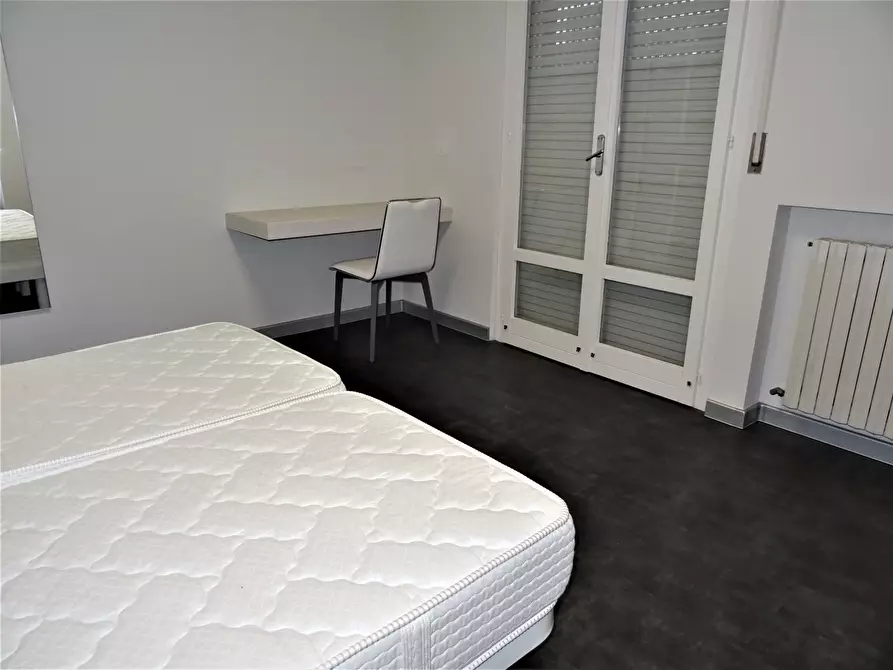 Immagine 10 di Appartamento in vendita  a Senigallia