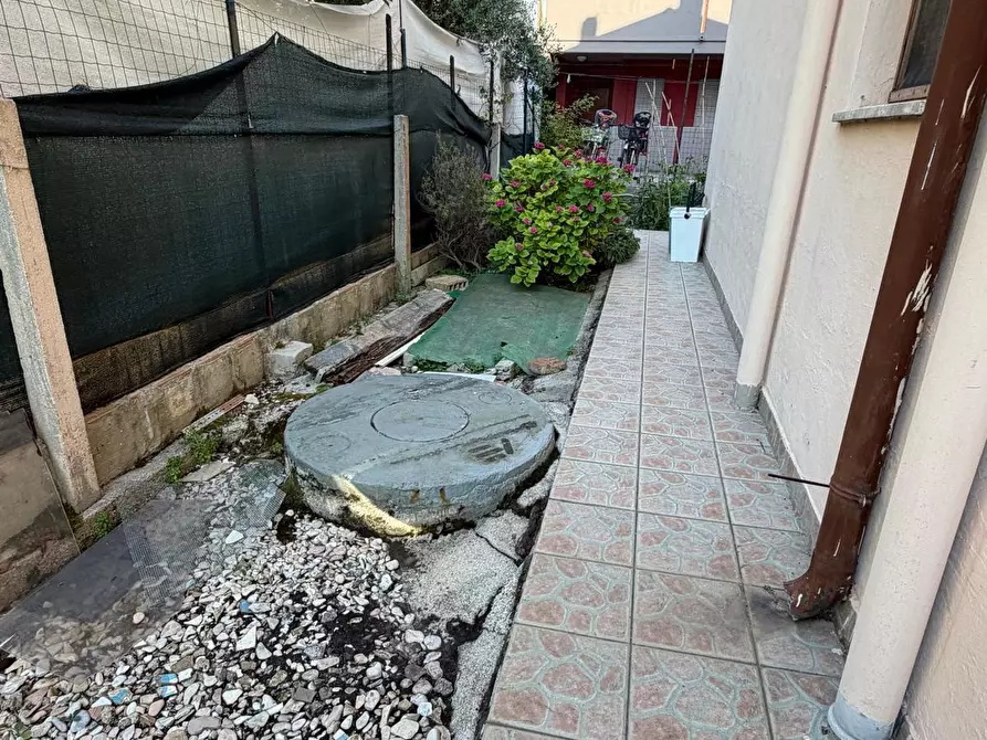 Immagine 13 di Casa trifamiliare in vendita  a Senigallia