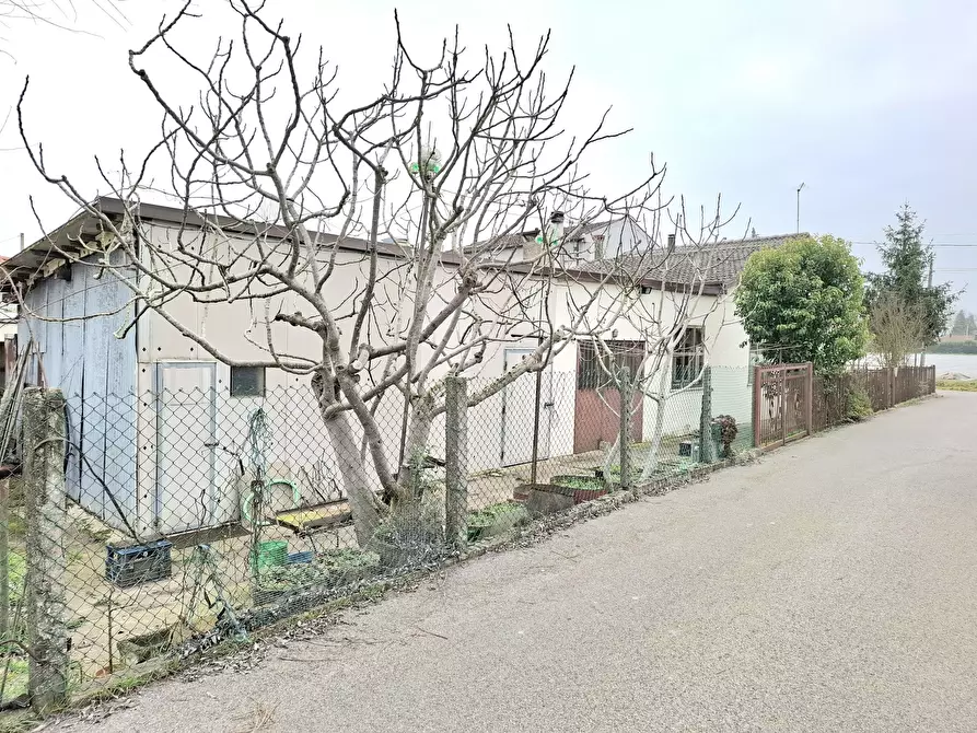 Immagine 7 di Casa bifamiliare in vendita  in Via Cà Matte 27 a Rovigo