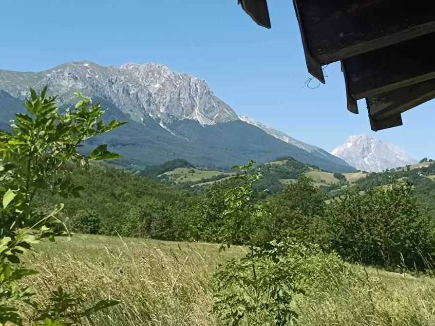 Immagine 10 di Terreno agricolo in vendita  a Farindola