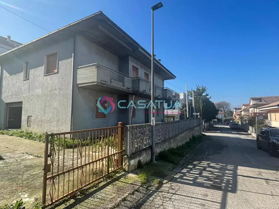 Immagine 89 di Casa indipendente in vendita  a Montesilvano