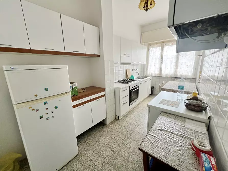 Immagine 7 di Casa trifamiliare in vendita  a Massa