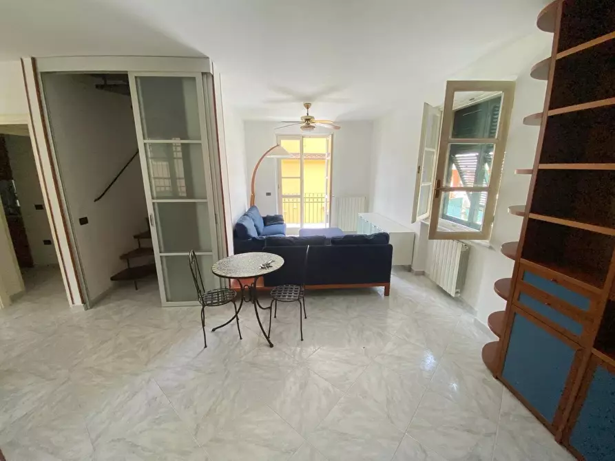 Immagine 8 di Porzione di casa in vendita  in Piazza Bastione 73 a Massa