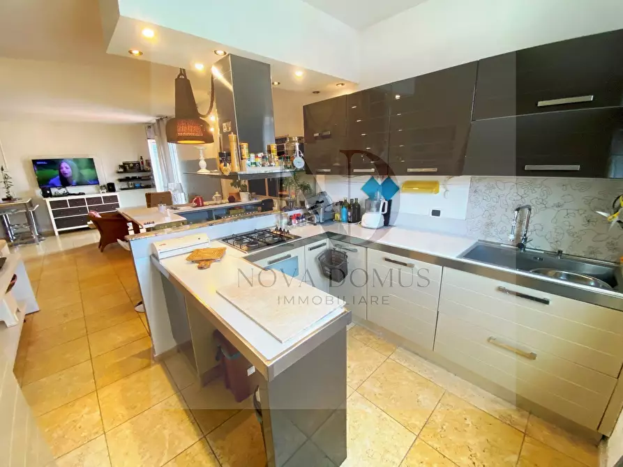 Immagine 8 di Quadrilocale in vendita  in Via Canale 30 a Castelnuovo Magra