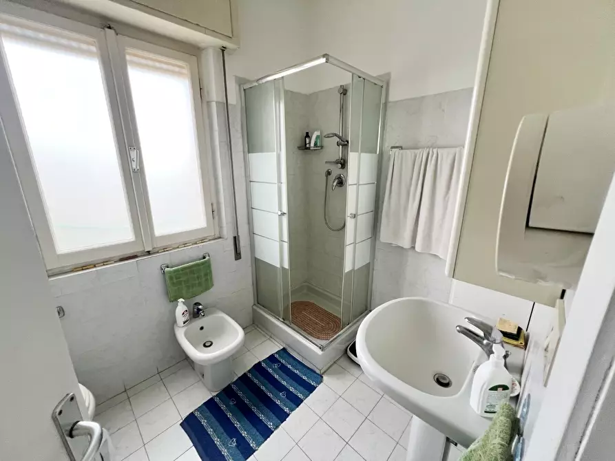 Immagine 15 di Casa trifamiliare in vendita  a Massa
