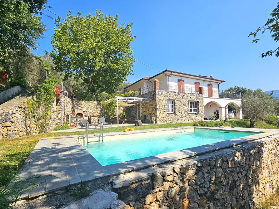 Immagine 2 di Villa in vendita  in Via Luparello 5 a Sarzana