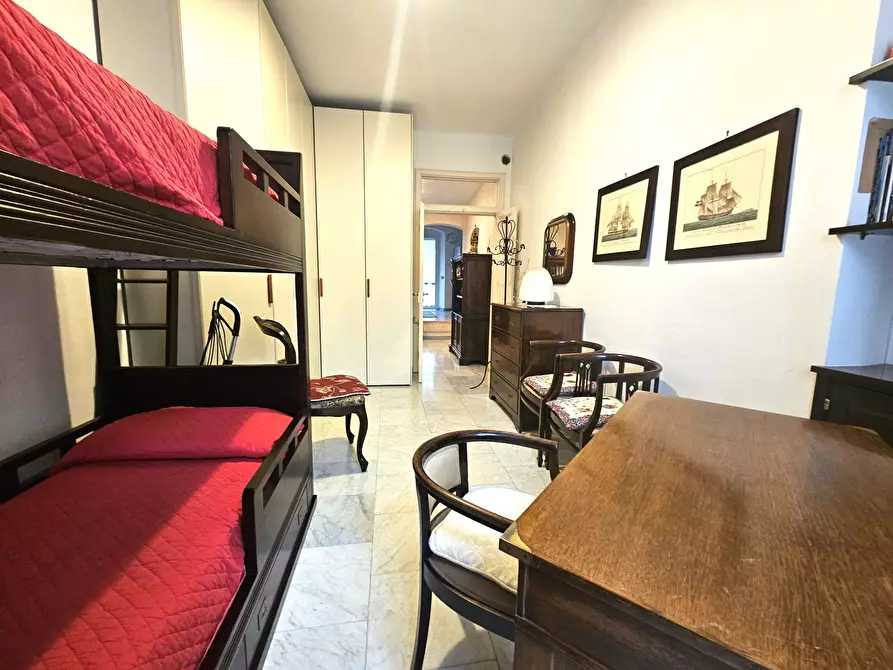 Immagine 13 di Quadrilocale in vendita  in Via Mazzini a Sarzana