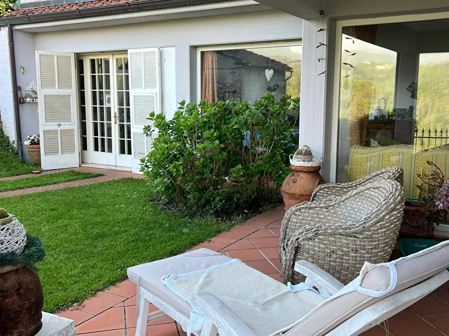 Immagine 10 di Casa bifamiliare in vendita  a Fivizzano