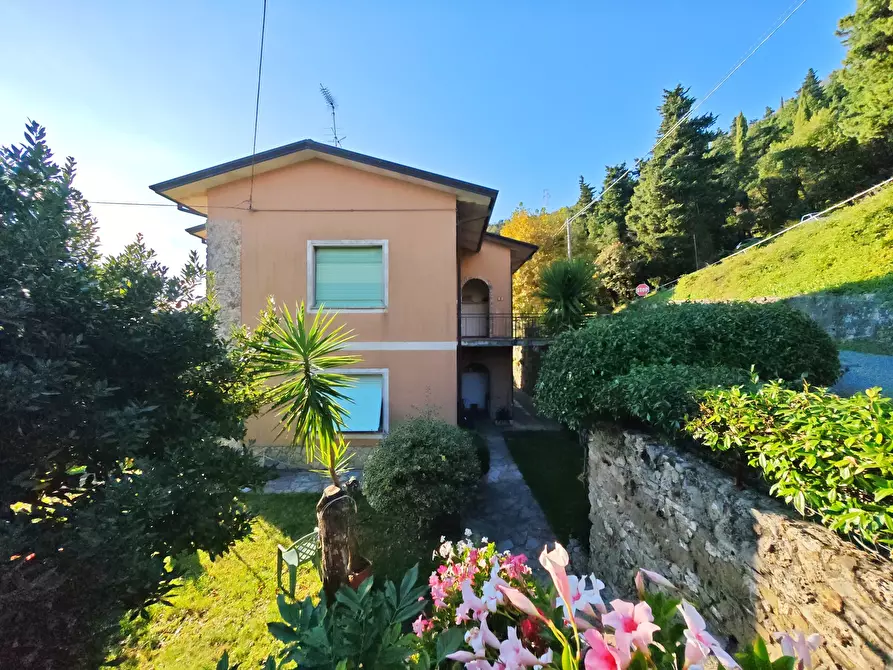 Immagine 8 di Porzione di casa in vendita  in SP23 683 a Castelnuovo Magra