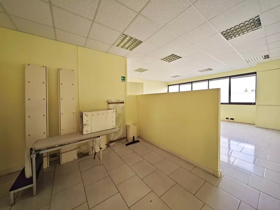 Immagine 9 di Ufficio in vendita  in Via Brigata Partigiana Ugo Muccini 92 a Sarzana