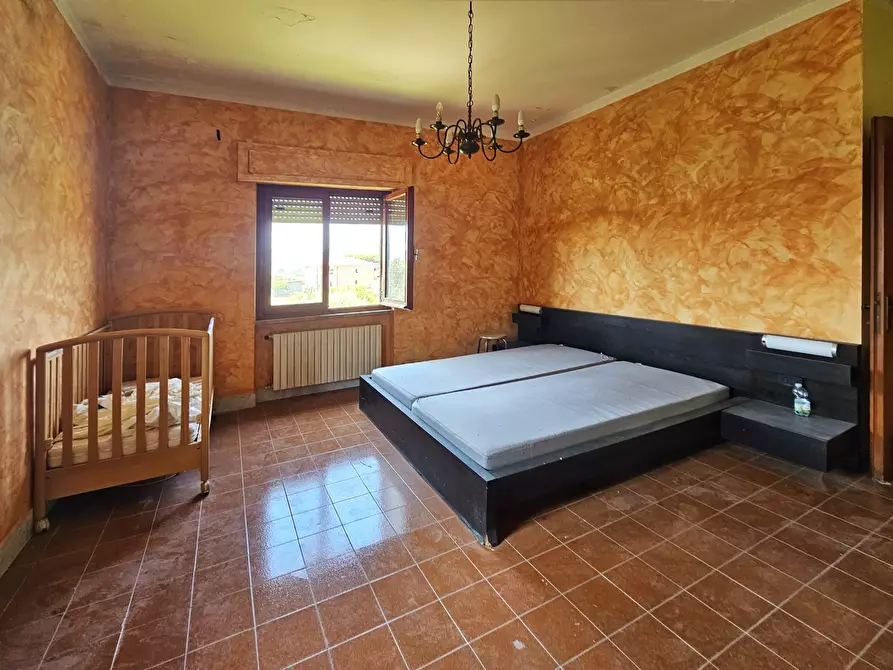 Immagine 37 di Villa in vendita  in Via Dogana 10 a Ortonovo