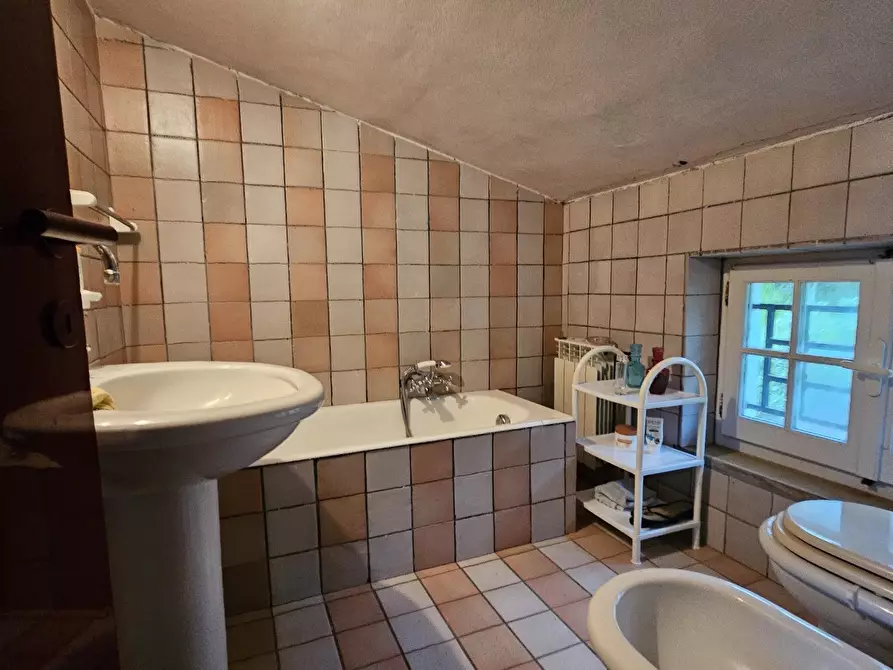 Immagine 37 di Villa in vendita  in Via Prulla 15 a Sarzana