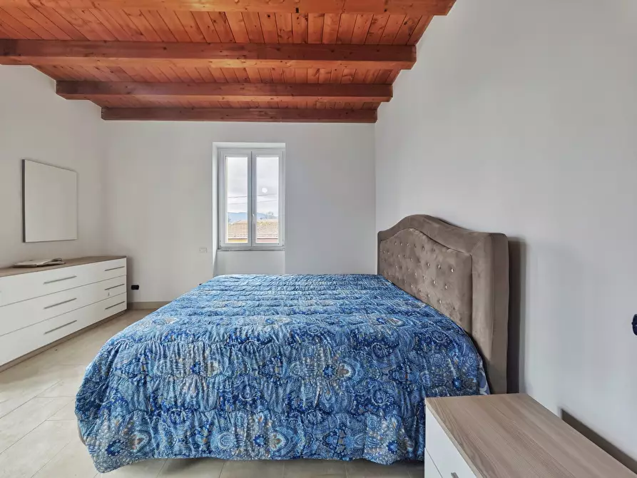 Immagine 28 di Quadrilocale in vendita  in Via Cisa 95 a Sarzana