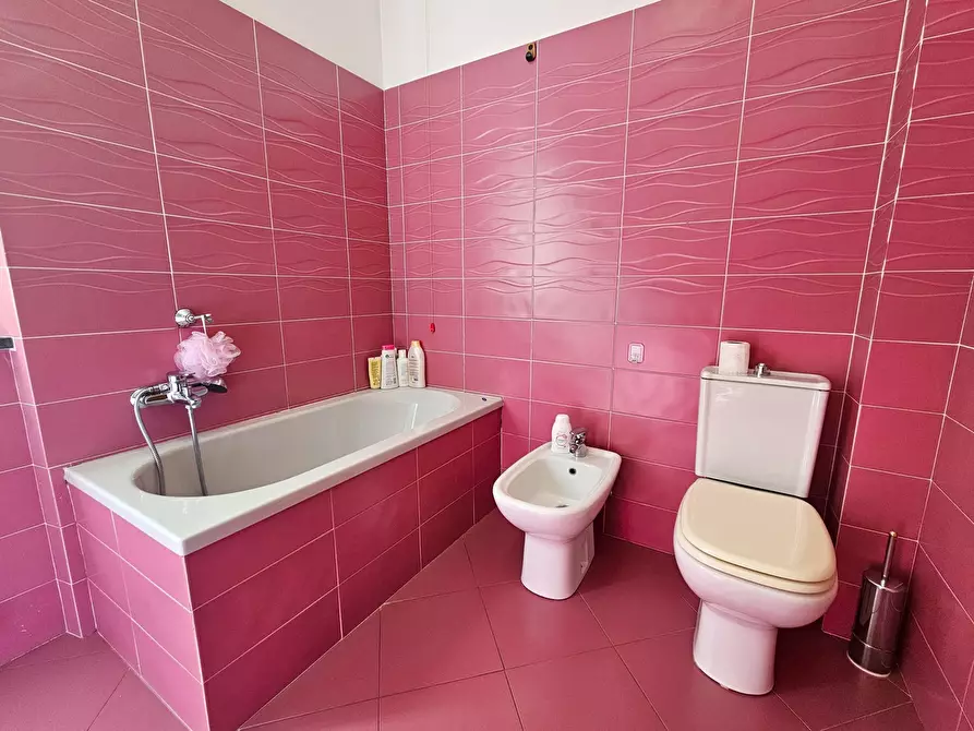 Immagine 27 di Villa in vendita  a Sarzana