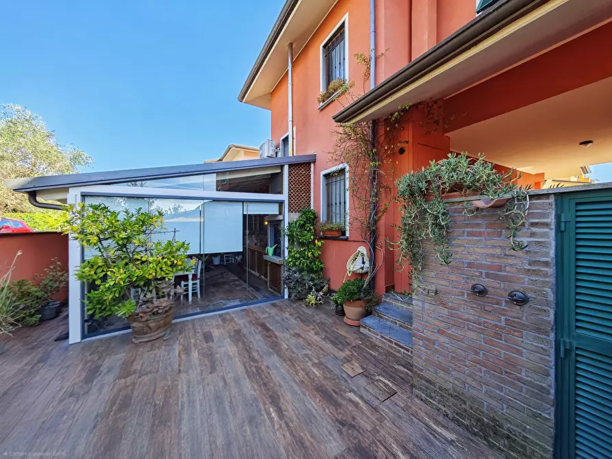 Immagine 31 di Villetta a schiera in vendita  in Via Fonda 11 a Fosdinovo