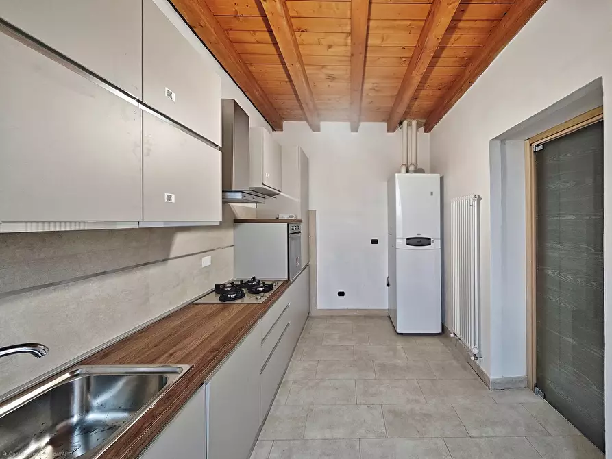 Immagine 6 di Quadrilocale in vendita  in Via Cisa 95 a Sarzana