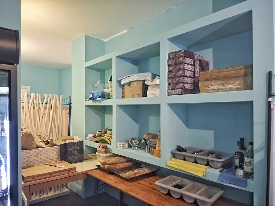 Immagine 36 di Locale commerciale in vendita  in Località Fiascherino 7 a Lerici