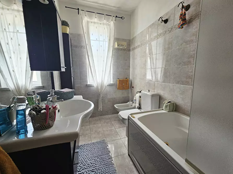 Immagine 14 di Trilocale in vendita  in Via XXV Aprile 44 a Ameglia