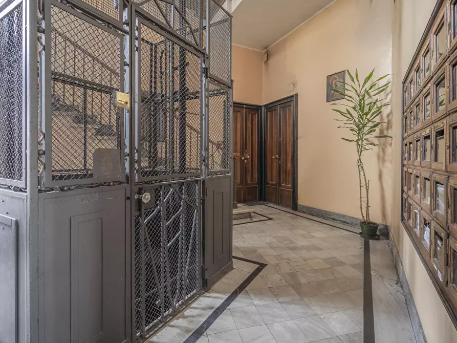 Immagine 4 di Trilocale in vendita  in Corso Novara 17 a Torino