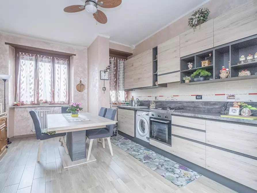 Immagine 10 di Trilocale in vendita  in Largo Borgaro 42 a Torino