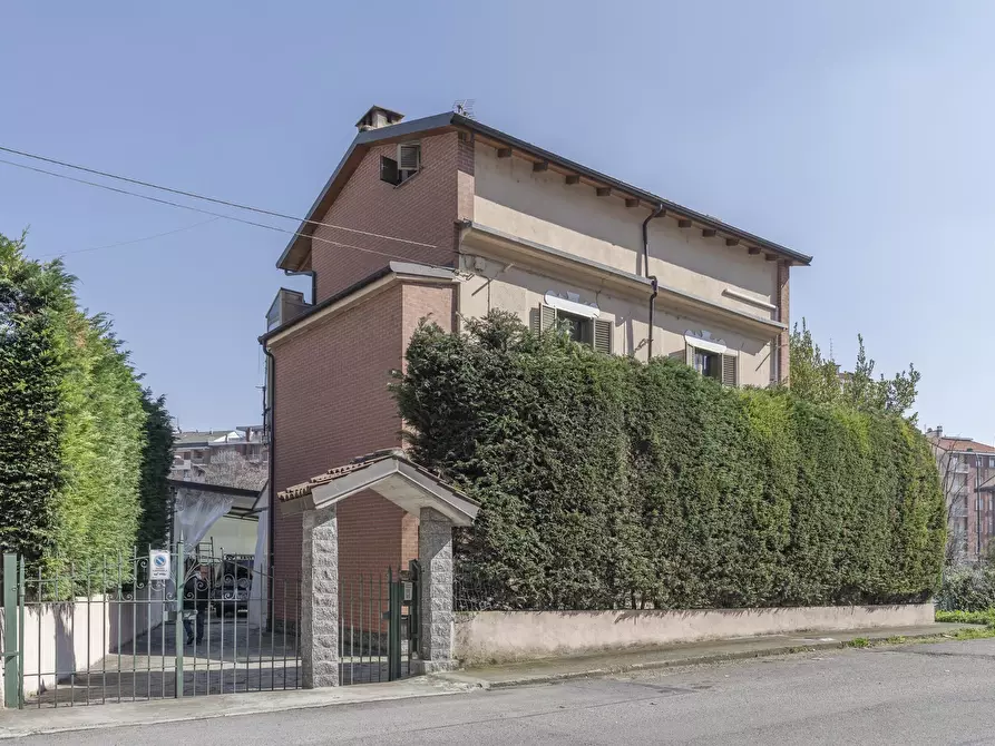 Immagine 2 di Villa in vendita  in Via Lucento 68 a Torino