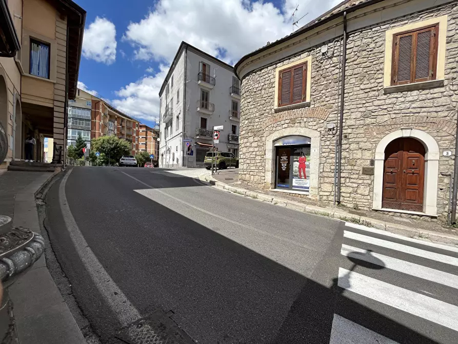 Immagine 2 di Locale commerciale in affitto  in Corso Umberto I 1 a Potenza