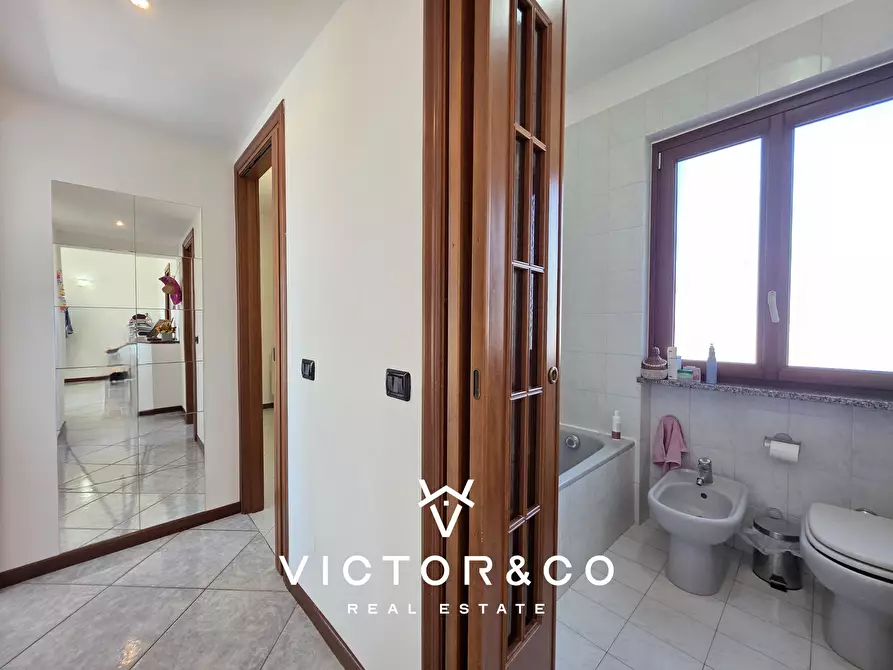 Immagine 17 di Quadrilocale in vendita  in VIA BATTISTI snc a Romentino