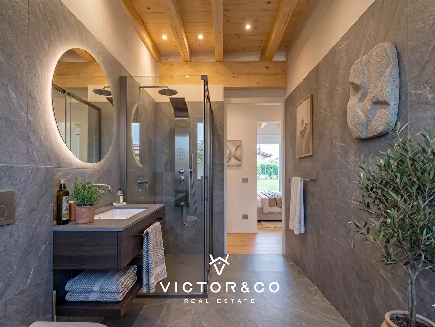 Immagine 6 di Villa in vendita  in Via Isonzo 6 a Oleggio