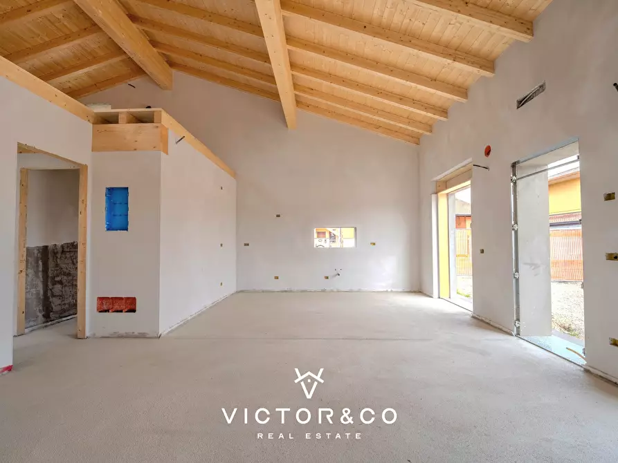 Immagine 4 di Villa in vendita  in Via Isonzo 6 a Oleggio