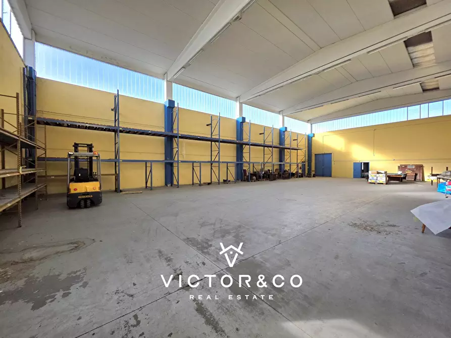 Immagine 10 di Attività artigianale in affitto  in Strada Provinciale per Biandrate 16 a San Pietro Mosezzo