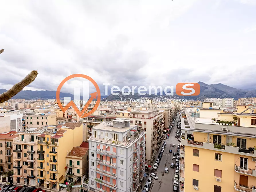 Immagine 23 di Appartamento in vendita  in Via Serradifalco a Palermo