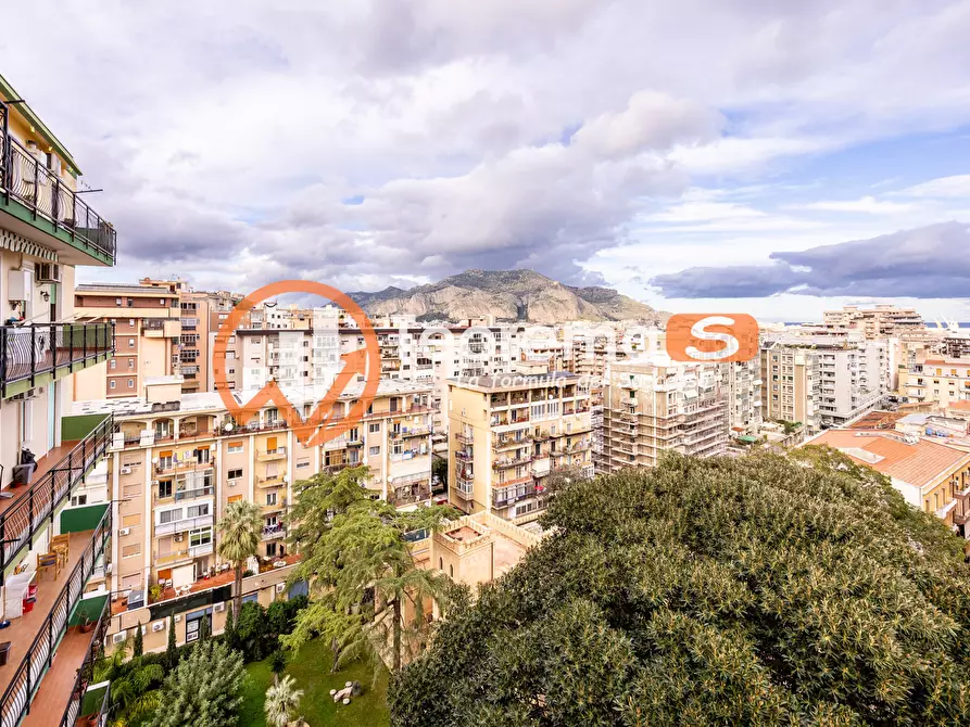 Immagine 8 di Appartamento in vendita  in Via Serradifalco a Palermo