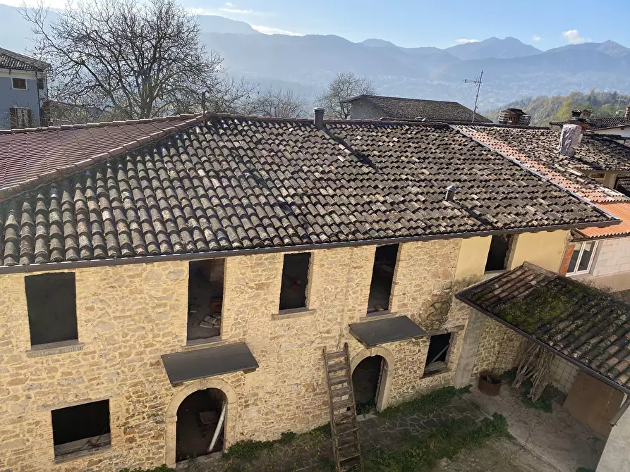 Immagine 23 di Rustico / casale in vendita  in Via Montini a Preseglie