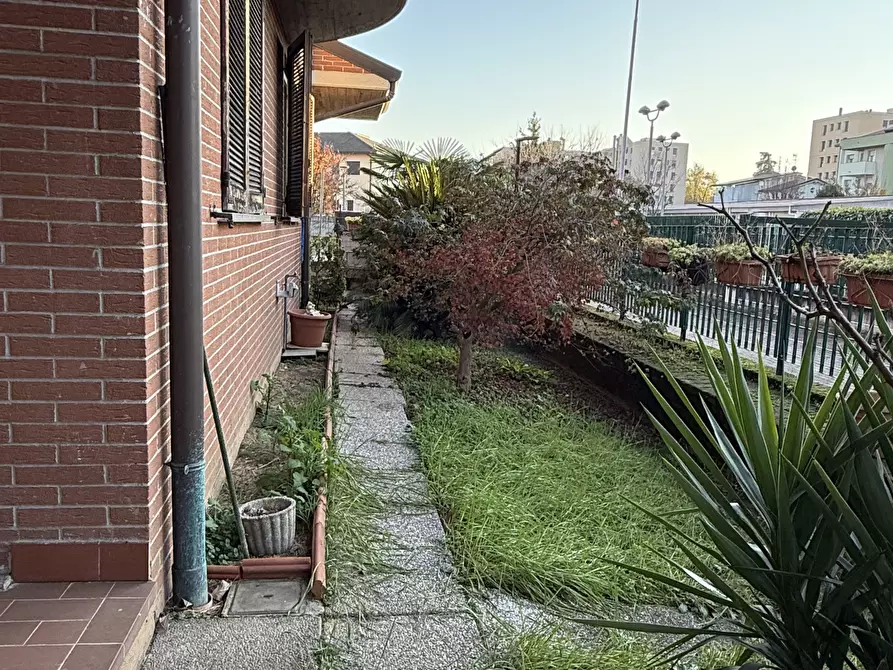 Immagine 57 di Casa bifamiliare in vendita  in Via Luigi Settembrini 14 a Cinisello Balsamo