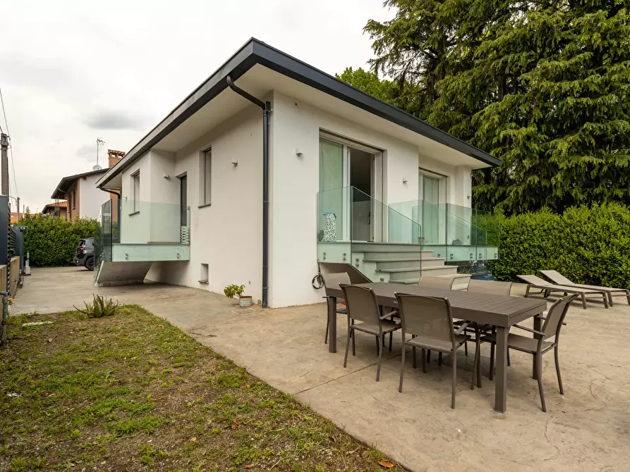 Immagine 41 di Villa in vendita  in Via Bruno Buozzi 16 a Sovico