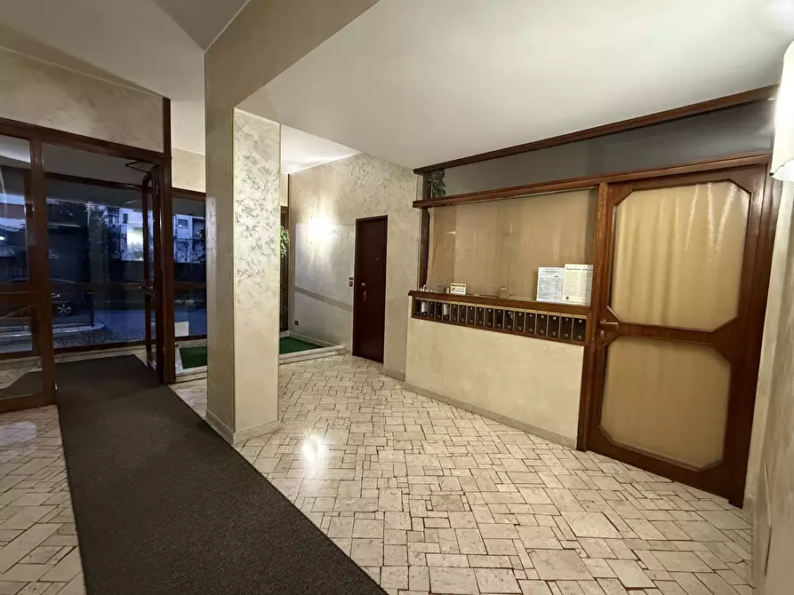 Immagine 103 di Pentalocale in vendita  in Via Roberto Moroni 7A a Sesto San Giovanni