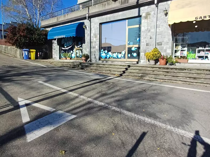 Immagine 2 di Attività commerciale in vendita  a Varano De' Melegari