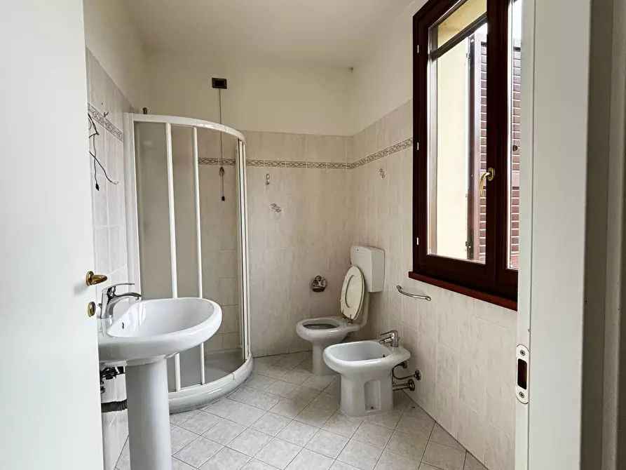 Immagine 15 di Monolocale in vendita  a Medesano