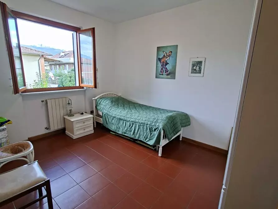 Immagine 31 di Quadrilocale in vendita  a Massa