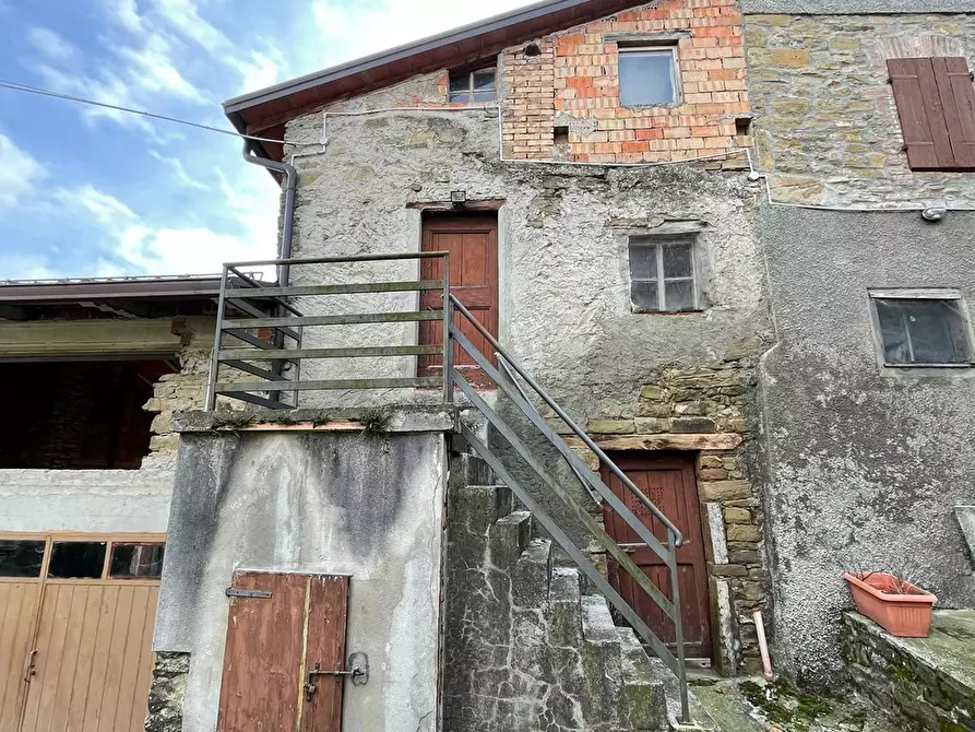 Immagine 1 di Porzione di casa in vendita  a Solignano