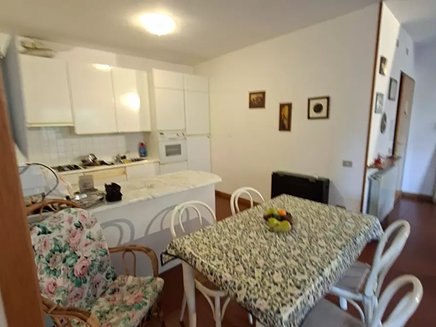 Immagine 14 di Quadrilocale in vendita  a Massa