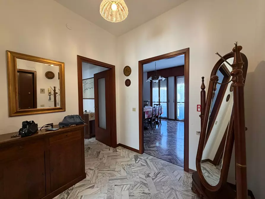 Immagine 10 di Trilocale in affitto  a Parma