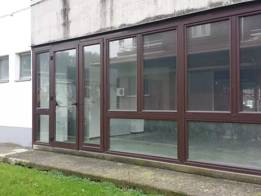 Immagine 8 di Attività artigianale in affitto  a Collecchio
